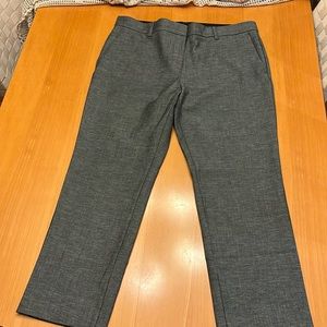 Women’s size 12 cropped pants gray color